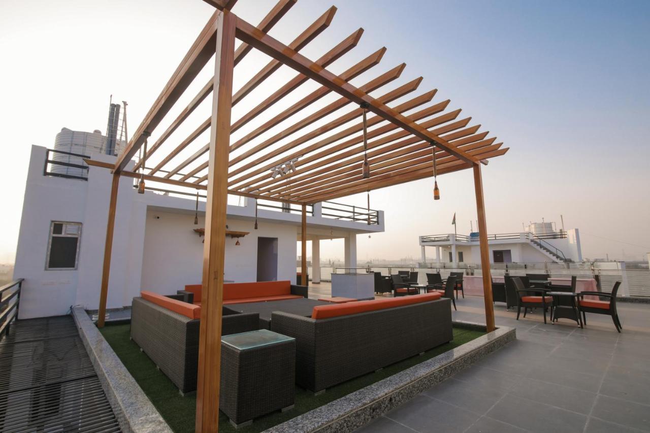 Twin Towers Bed & Breakfast Greater Noida Dış mekan fotoğraf