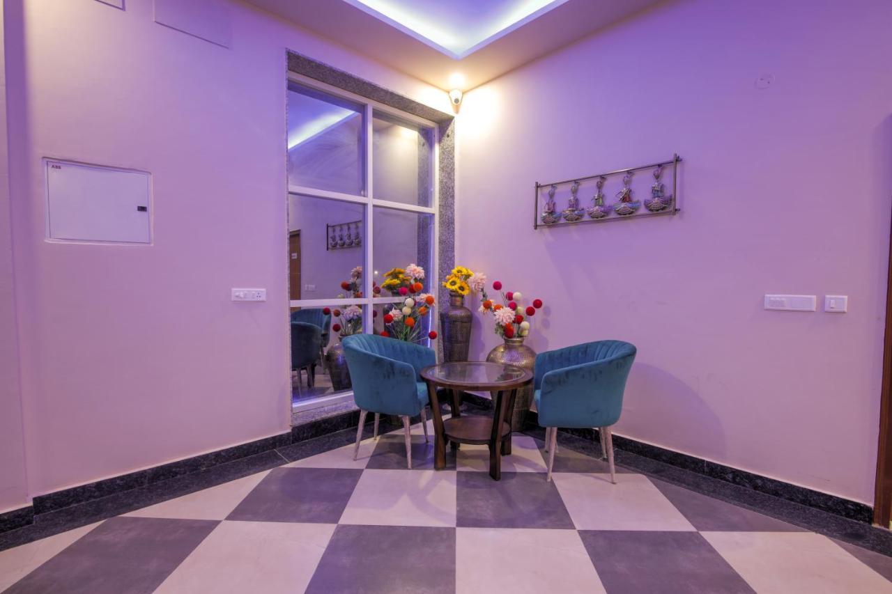 Twin Towers Bed & Breakfast Greater Noida Dış mekan fotoğraf