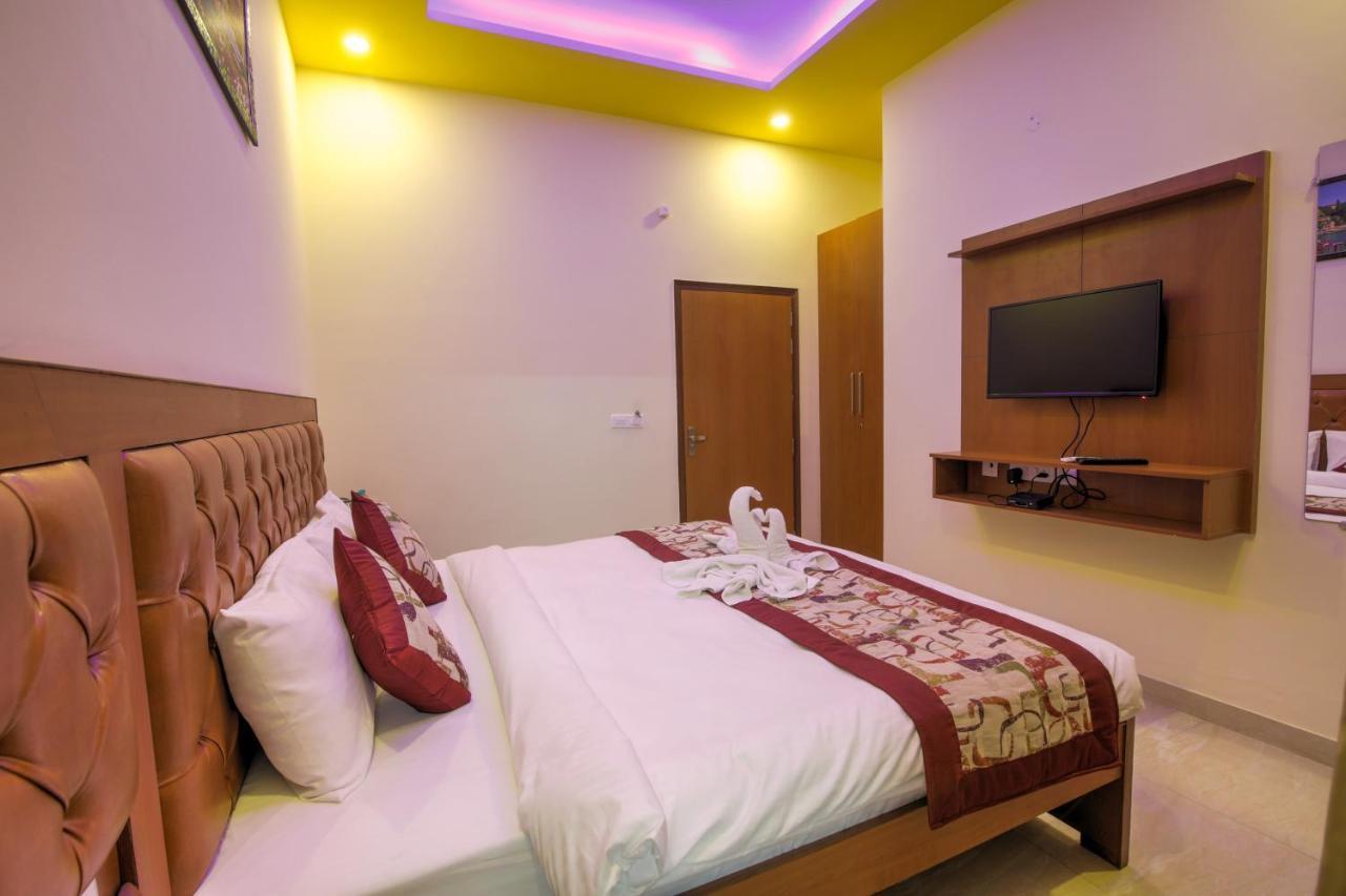 Twin Towers Bed & Breakfast Greater Noida Dış mekan fotoğraf