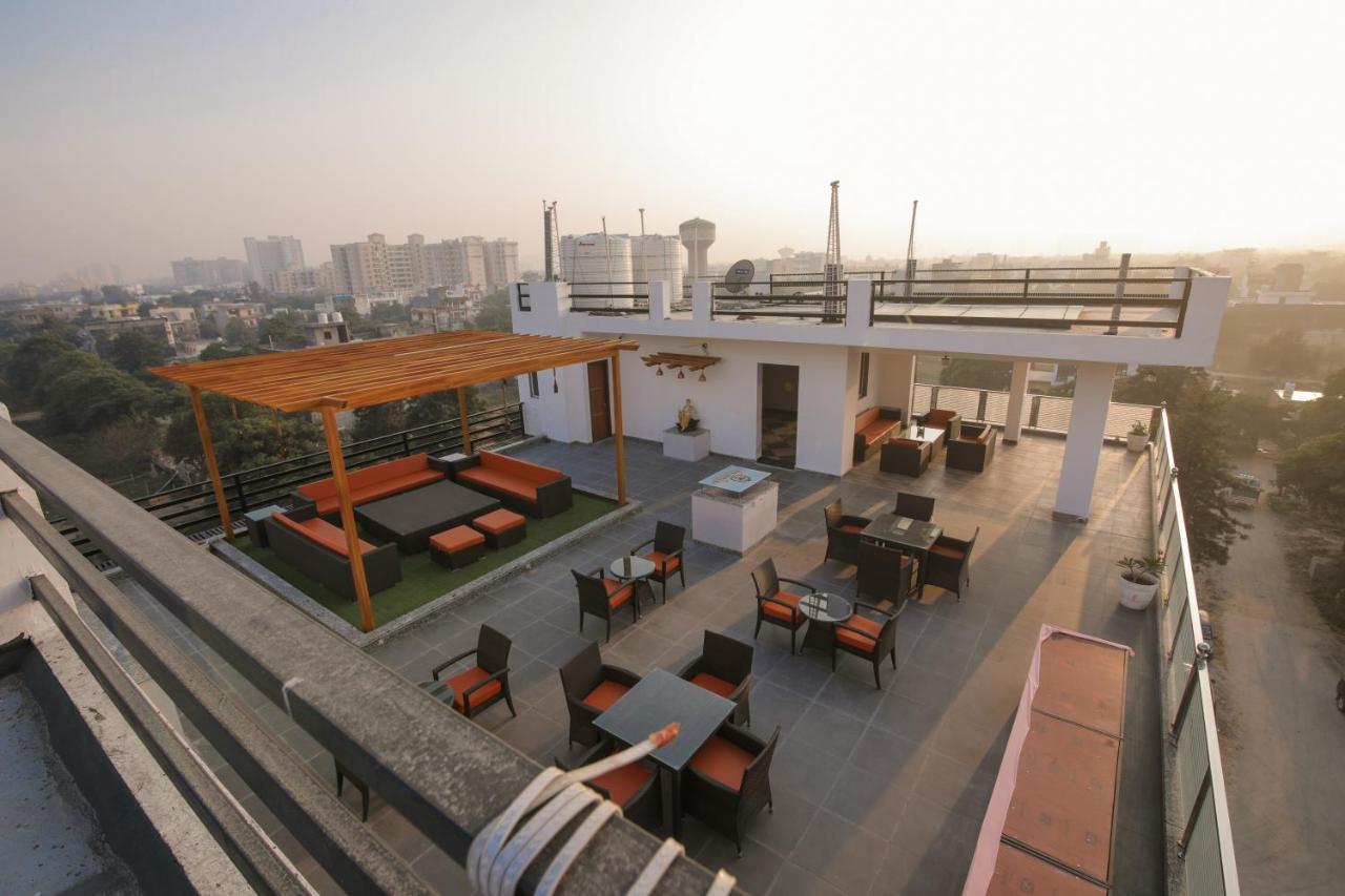 Twin Towers Bed & Breakfast Greater Noida Dış mekan fotoğraf