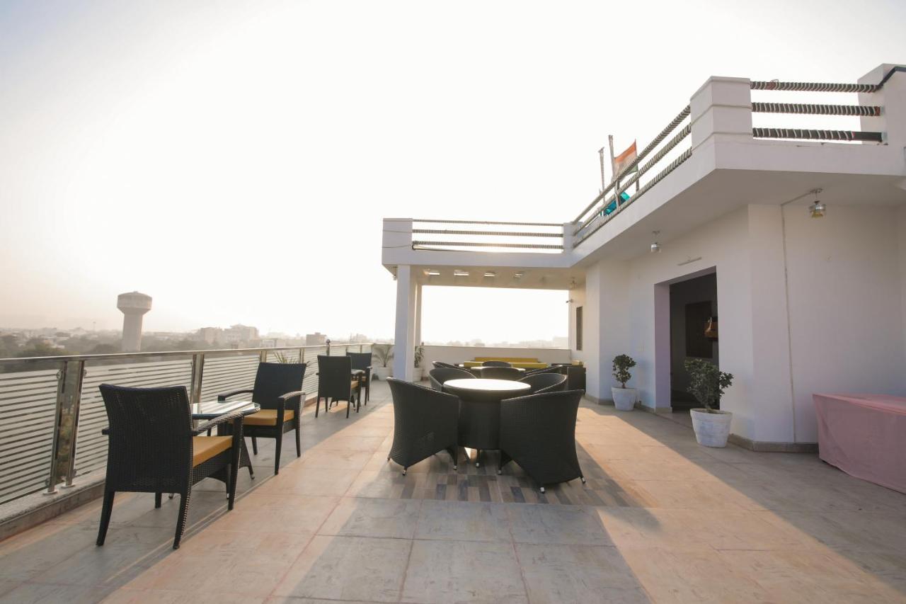 Twin Towers Bed & Breakfast Greater Noida Dış mekan fotoğraf