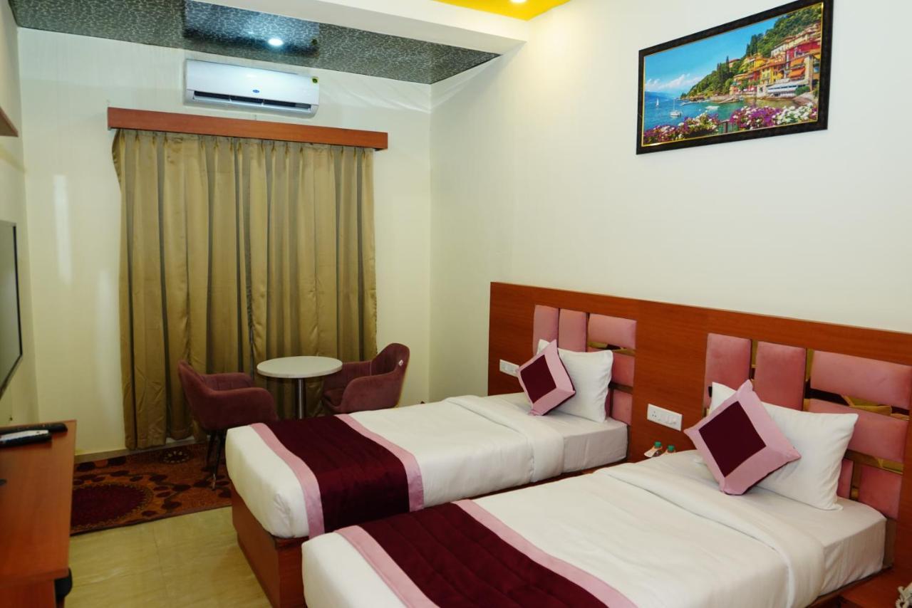 Twin Towers Bed & Breakfast Greater Noida Dış mekan fotoğraf