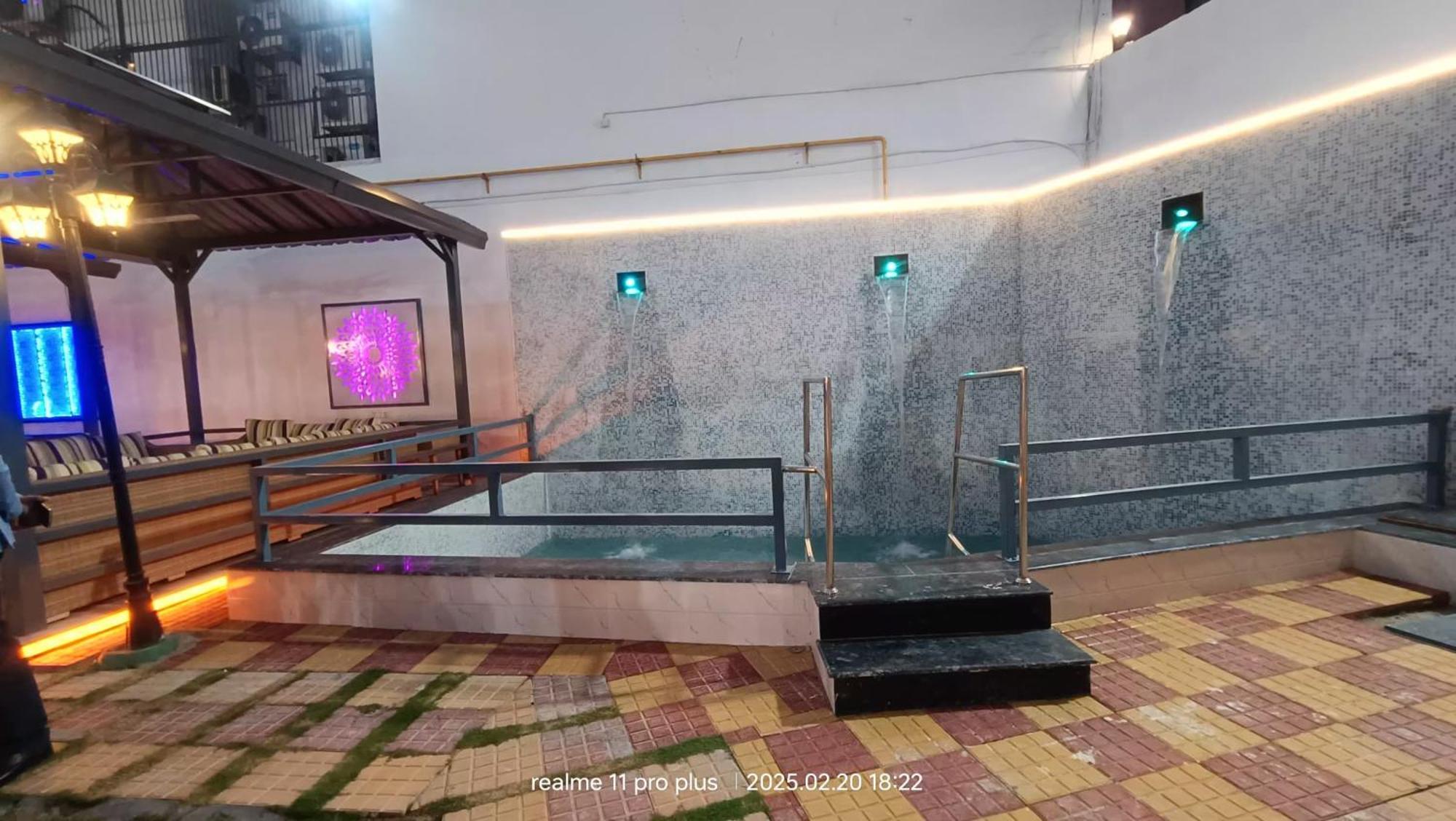 Twin Towers Bed & Breakfast Greater Noida Dış mekan fotoğraf