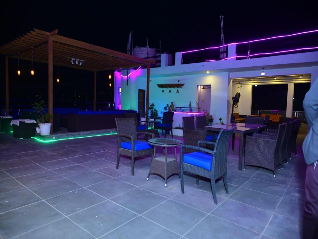 Twin Towers Bed & Breakfast Greater Noida Dış mekan fotoğraf
