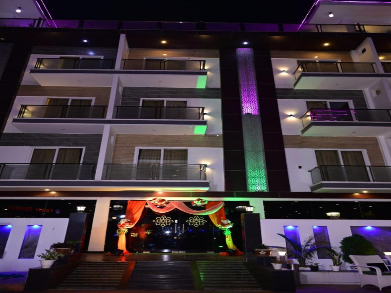 Twin Towers Bed & Breakfast Greater Noida Dış mekan fotoğraf